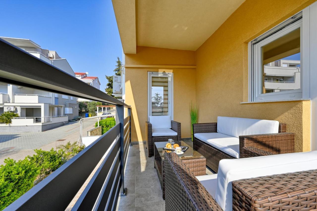 Apartman Michael / Novalja / Zrce Exteriör bild